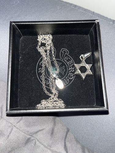 Customer photo review of CHROME HEARTS Necklace