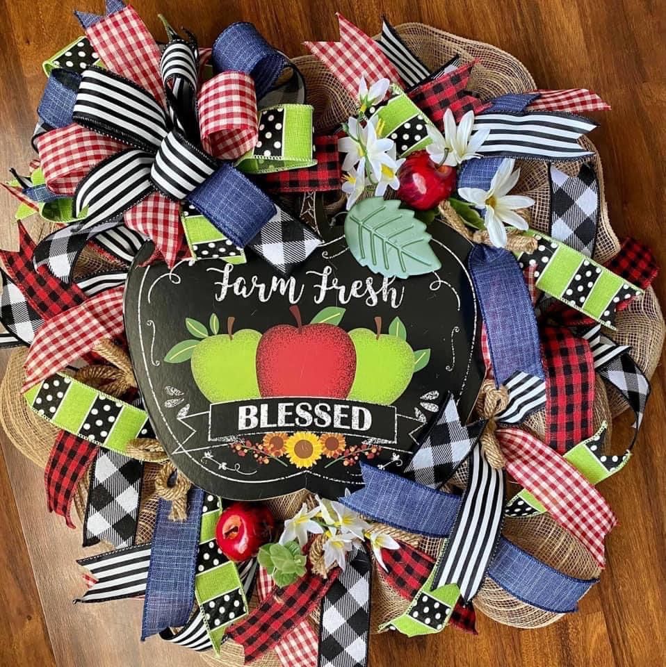 Customer photo review of Mounting Squares Bag of 100 - DECOE-002, attach a wreath sign, sign attachment