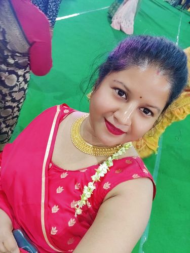 Customer photo review of GORGEOUS RED WOVEN SPADE SATIN SILK SAREE WITH BROCADE BLOUSE