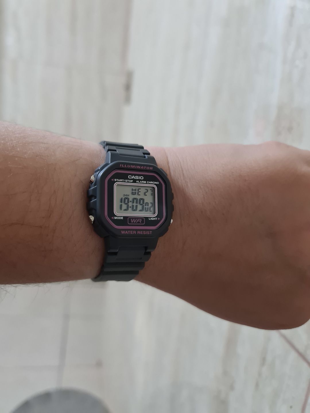 Customer photo review of Reloj Casio Vintage LA-20WH-8ADF Gris Rosado