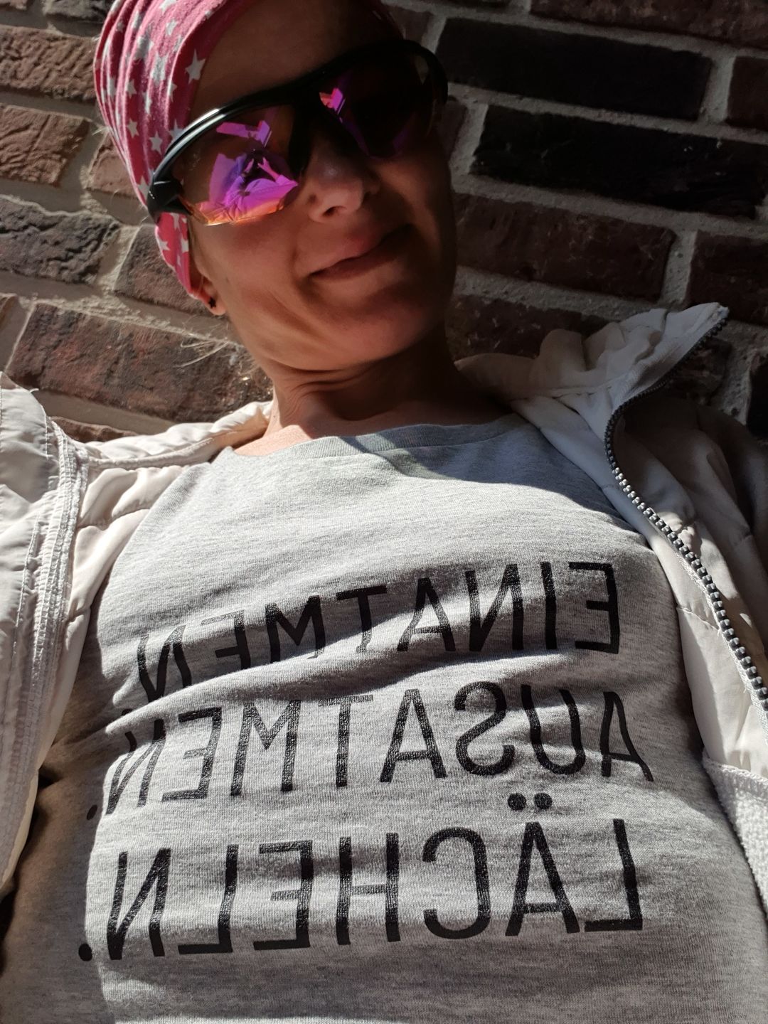 Customer photo review of Einatmen. Ausatmen. Lächeln. 100% Bio T-Shirt
