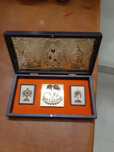Customer photo review of Tirupati Balaji With Sripadam Box - Occasional Gift Box / Offical Gift