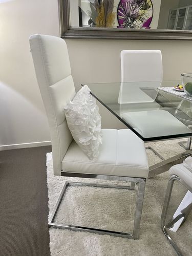 Customer photo review of Jonnie Dining Chair