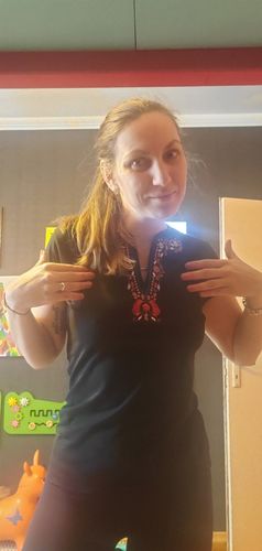 Customer photo review of Дамска тениска с V-деколте бродирана с шевица "Плодородие"