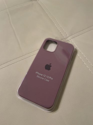 Customer photo review of iPhone Silicone Case (Blackcurrant)