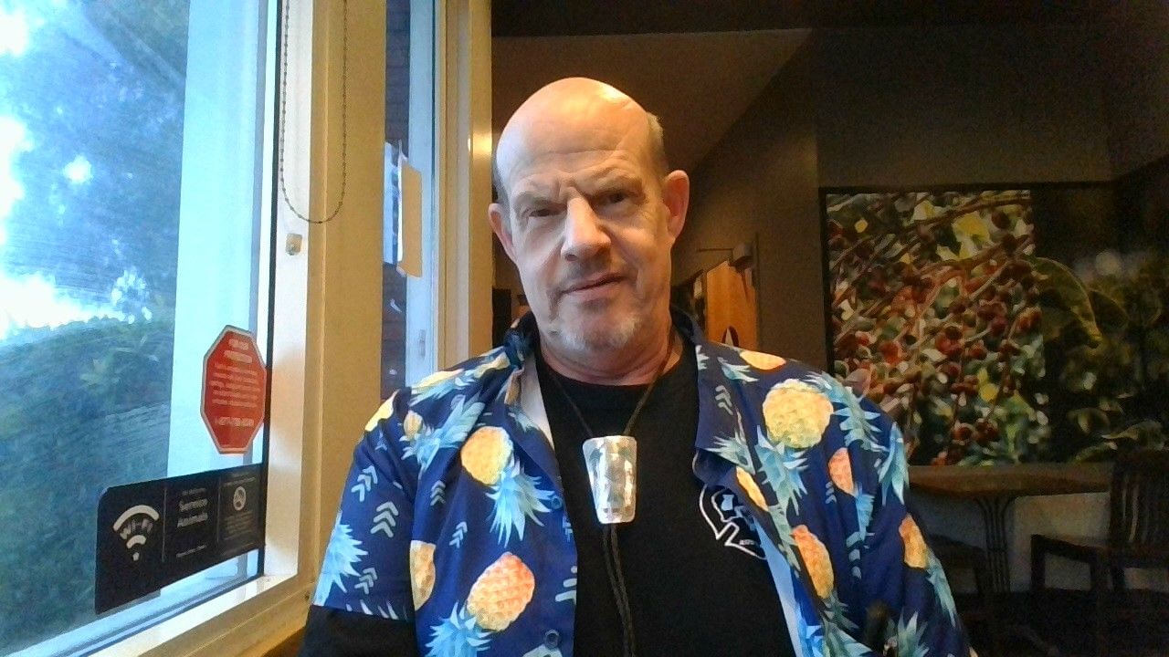 Customer photo review of PRE-ORDER ONLY 21 Pineapples Signature Button Up Shirt - ARRIVING JANUARY 2022