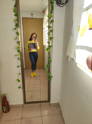 Customer photo review of Theremin Amarillo