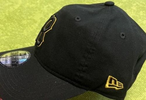 Customer photo review of BTS x NEWERA MLB Collab -  Butter Boston Red Sox Cap (Gold / Black)
