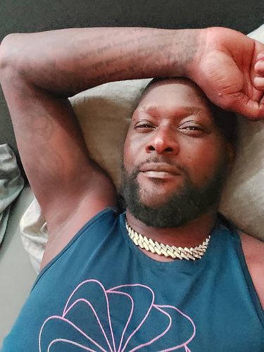 Customer photo review of BAGUETTE PRONG. - 18MM WHITE GOLD