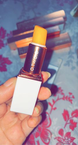 Customer photo review of O.TWO.O TINTED LIP BALM