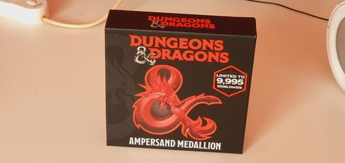 Customer photo review of D&D Ampersand Medaillon Limited Edition