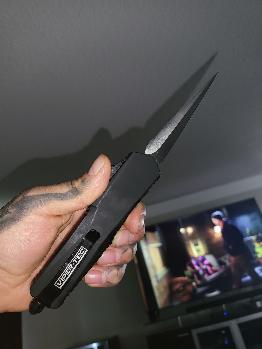 Customer photo review of Black Ghost D/A OTF - Hornet Blade