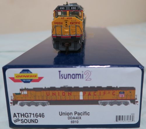 Customer photo review of Athearn HO DDA40X w/DCC & Sound, UP #6910