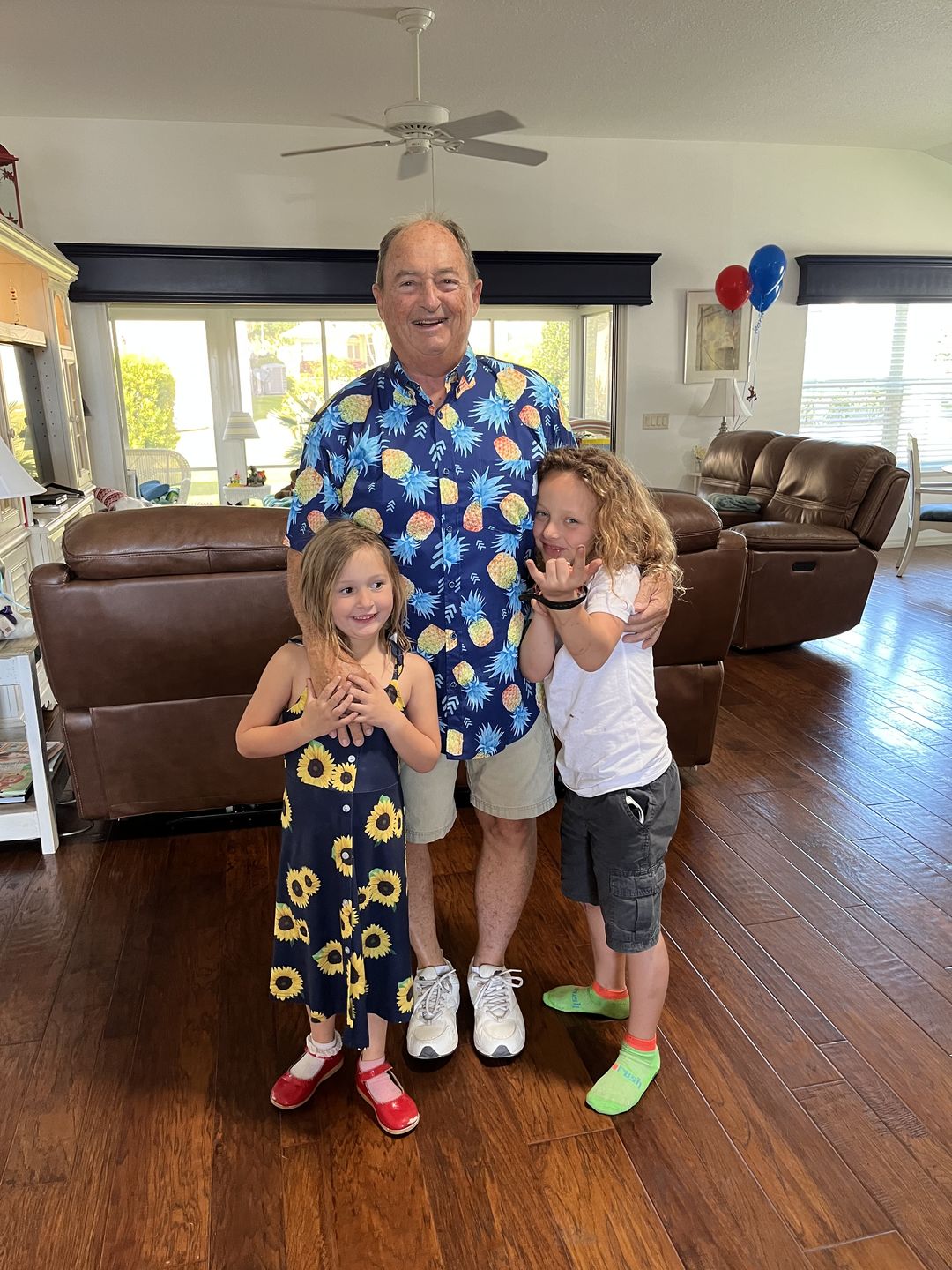 Customer photo review of PRE-ORDER ONLY 21 Pineapples Signature Button Up Shirt - ARRIVING JANUARY 2022