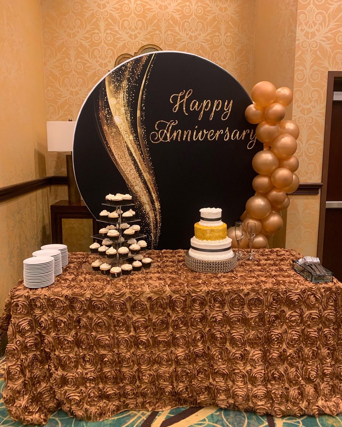 Customer photo review of Custom Round Fabric Backdrop for Birthday&Baby Shower&Wedding&Any Other Party