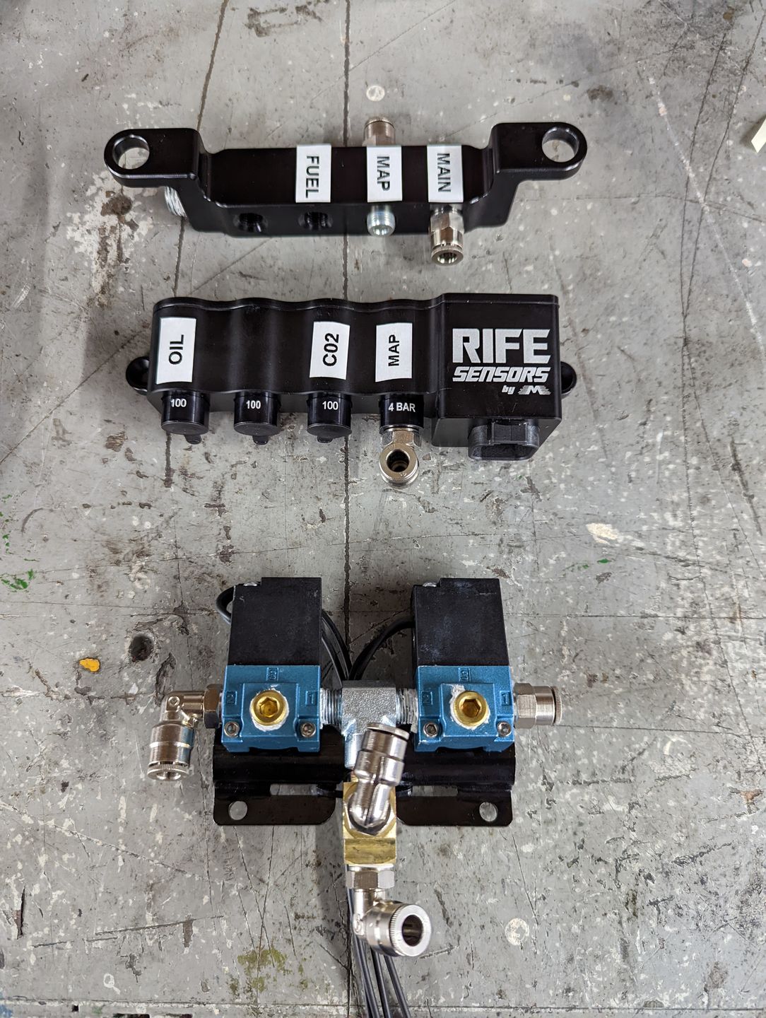 Customer photo review of Motion Raceworks Vacuum Boost Reference Billet Aluminum Distribution Block 18-10020