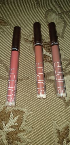 Customer photo review of O.TWO.O HONEY WHISPER VELVET MATTE LIP GLAZE