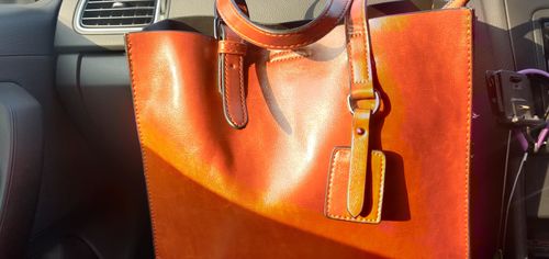 Customer photo review of The Working Woman: Leather Style Tote Handbag