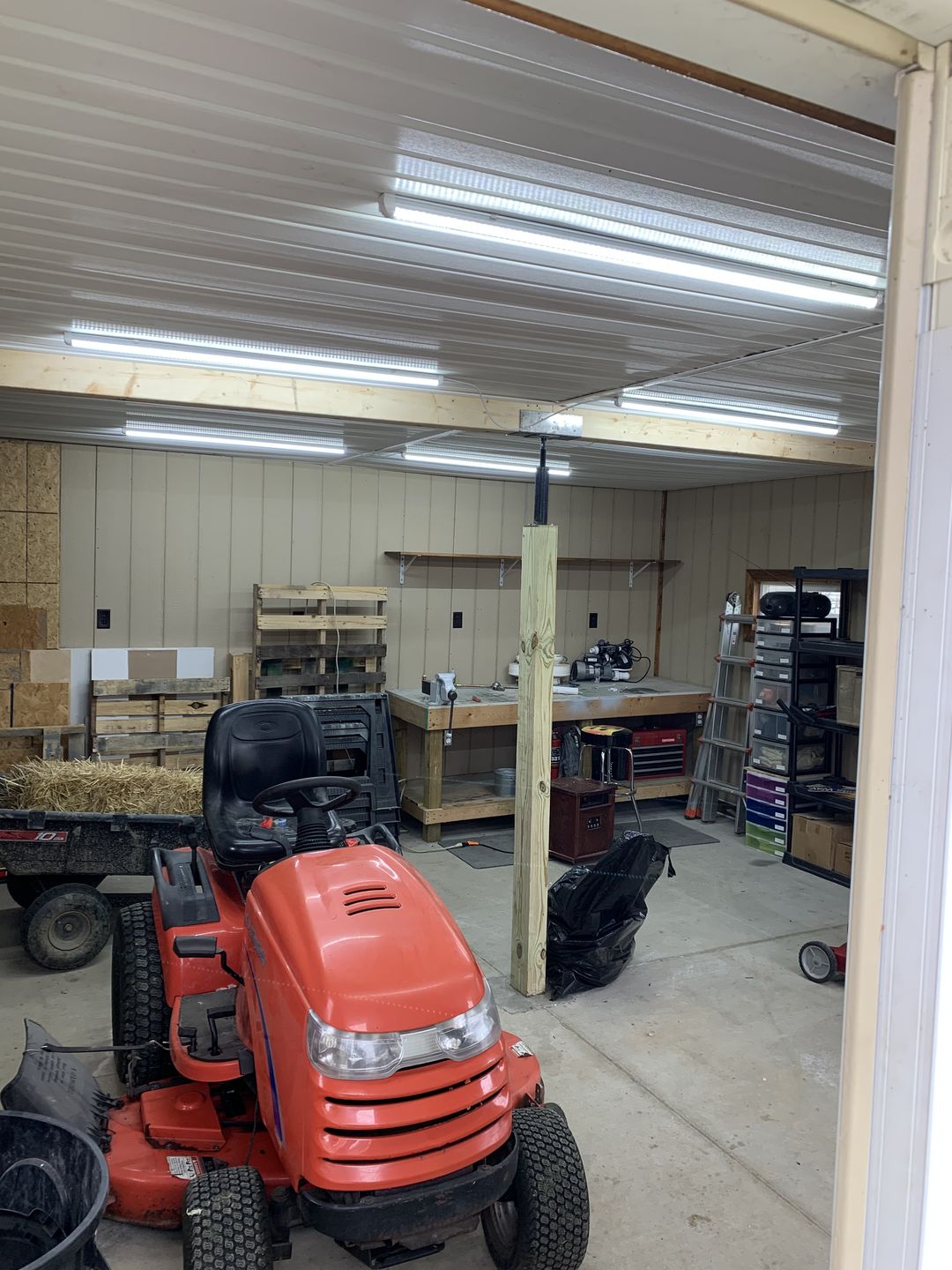 Customer photo review of T8 4ft V Shape LED Tube Light 30W Integrated, Linkable 4 Foot LED Shop Light, Plug and Play, 3900LM, 6500K Clear, Damp Location