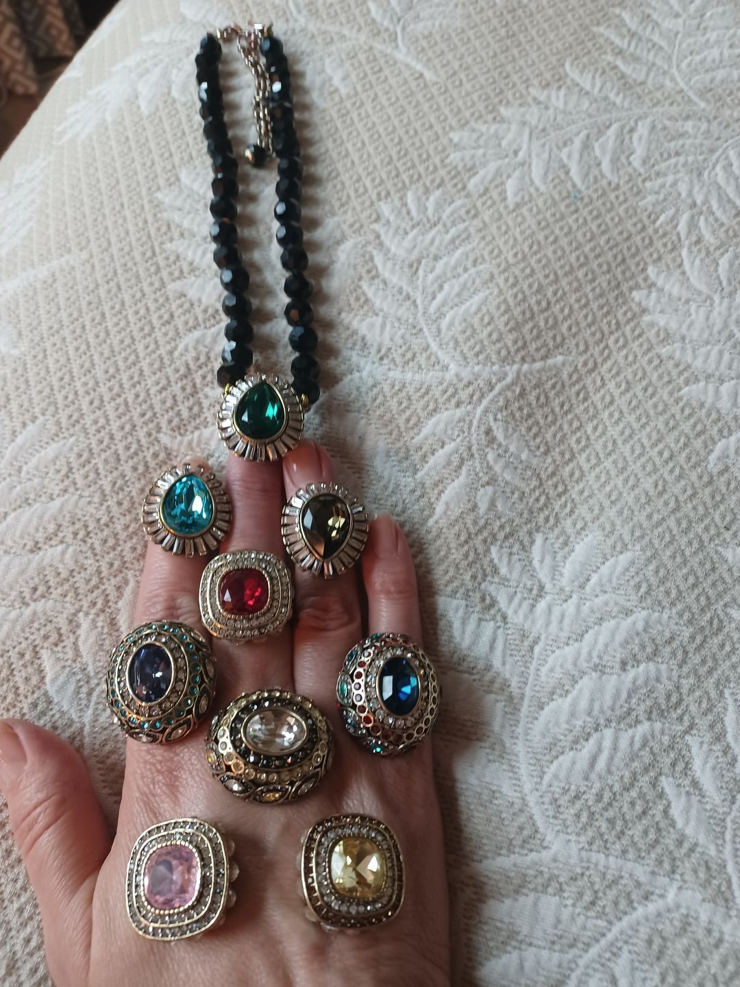 Customer photo review of Heidi Daus® "Enchante" Crystal Magnetic Interchangeable Ring