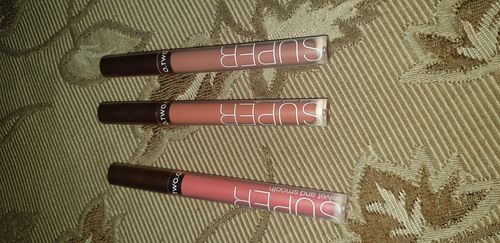 Customer photo review of O.TWO.O HONEY WHISPER VELVET MATTE LIP GLAZE