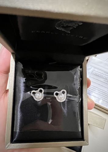 Customer photo review of Wonderland Freshwater Pearl Earrings WE00075