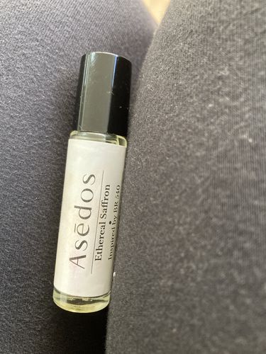 Customer photo review of ETHEREAL SAFFRON PERFUME OIL