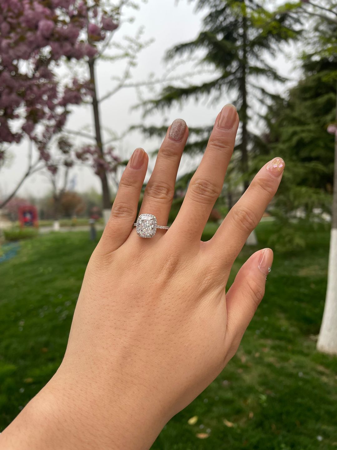 Customer photo review of Louily Luxurious Halo Cushion Cut Simulated Diamond Engagement Ring In Sterling Silver