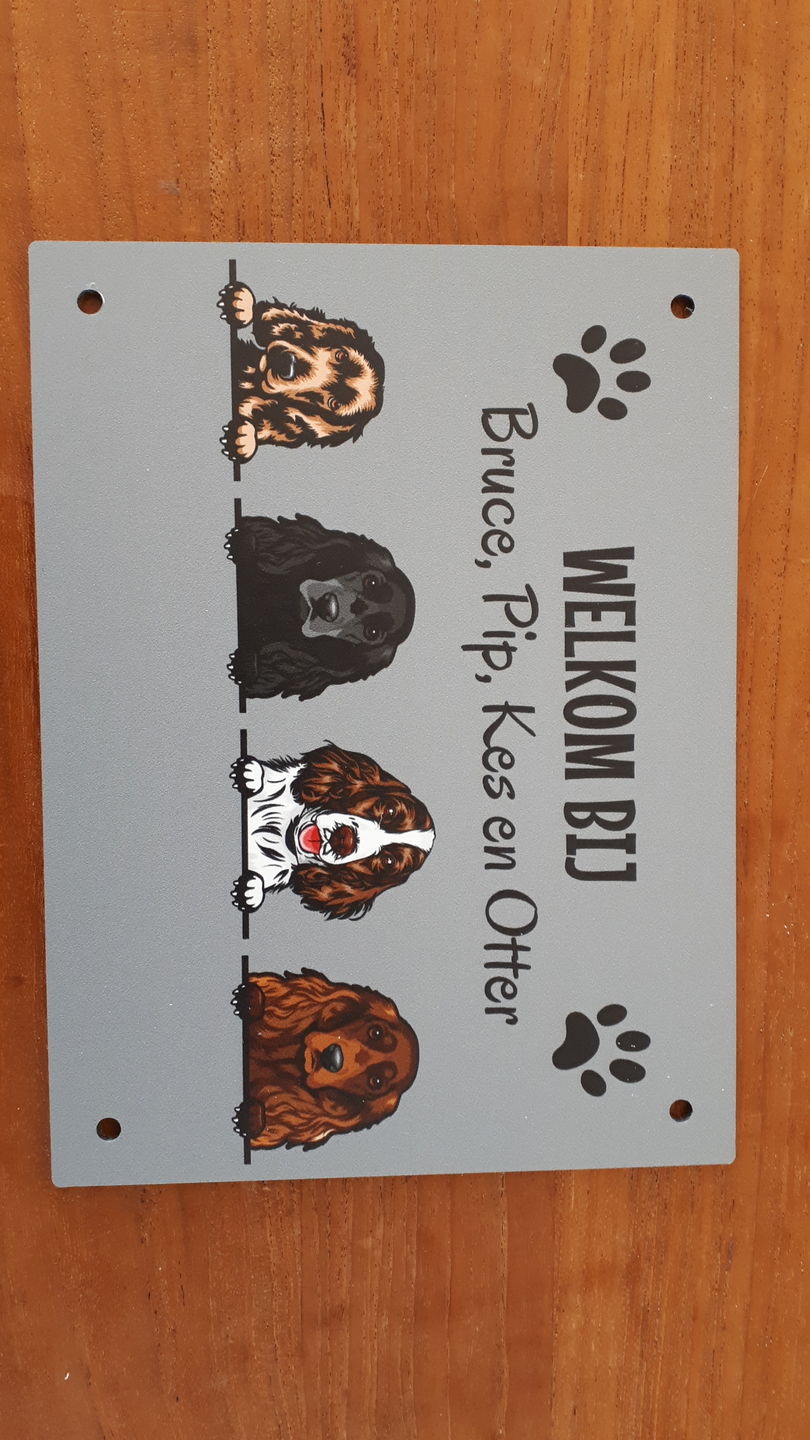 Customer photo review of Spionerende huisdieren- Gepersonaliseerde deurbord