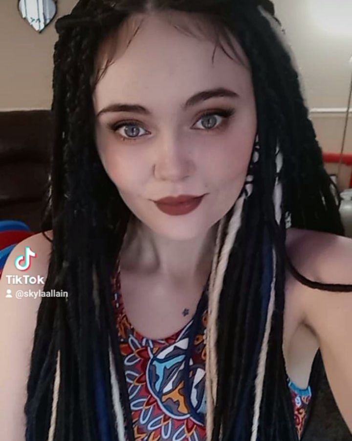 Customer photo review of Jet Black  - (1 pack of 5 Dreads)