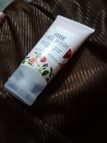 Customer photo review of Rose Face Wash