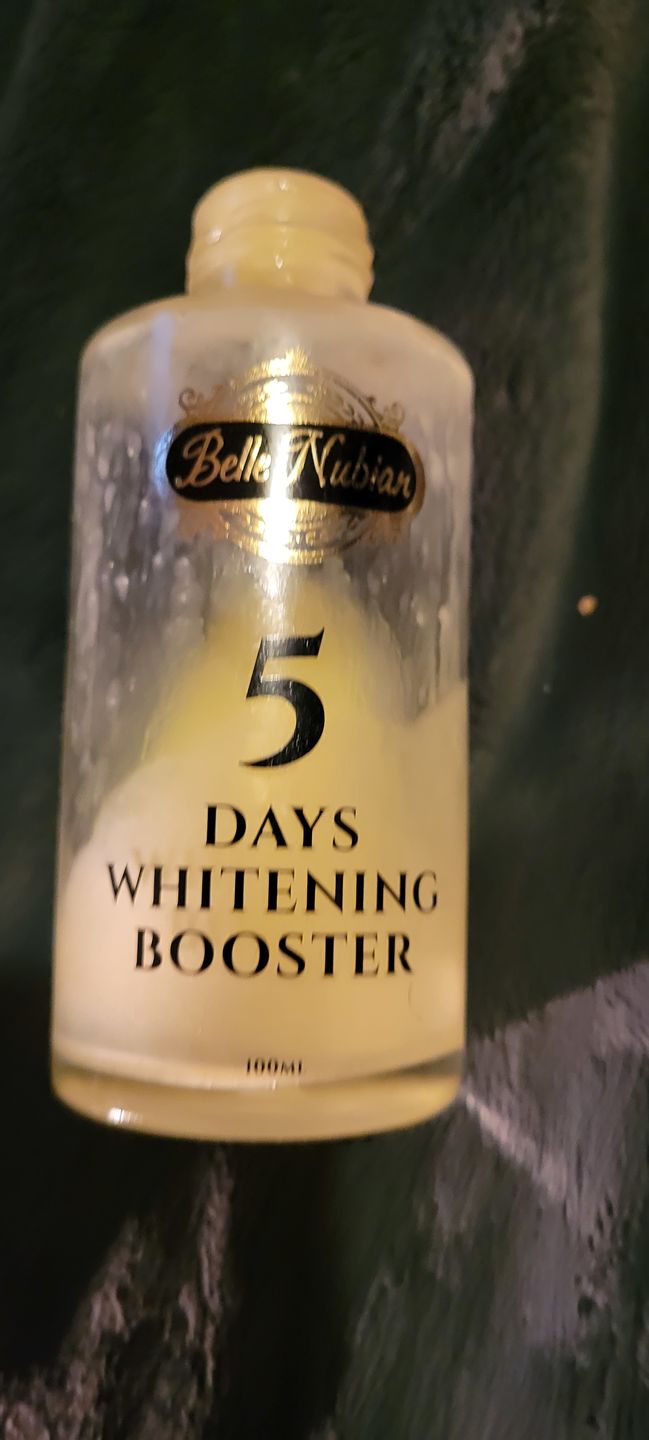 Avis client avec photo du NOUVEAU SÉRUM BOOSTER 5 JOURS (+ SPF 30 & Collagène)