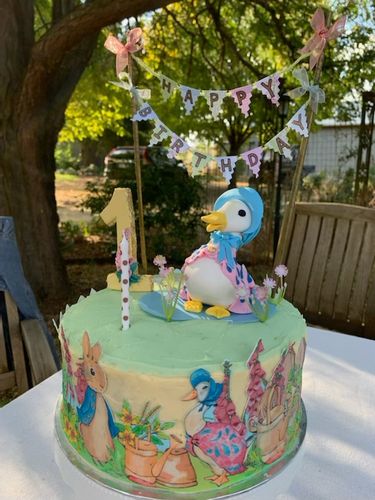 Customer photo review of Peter Rabbit Beatrix Potter - Edible Icing Cake Wrap