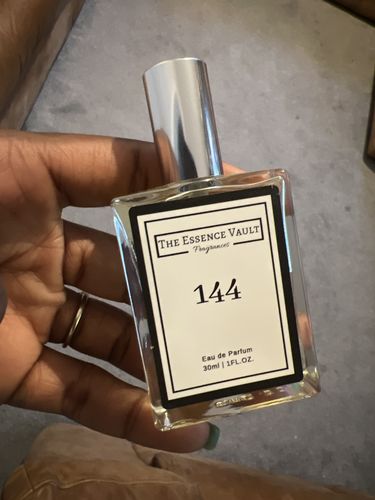 Customer photo review of Inspired by La Vie Est Belle - 144