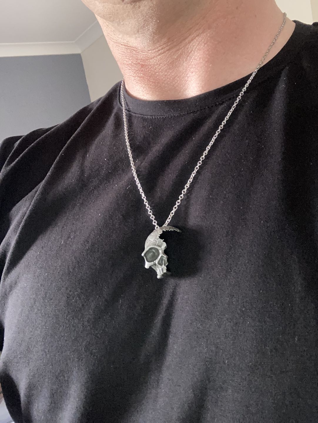 Customer photo review of BROKEN SKULL - NECKLACE