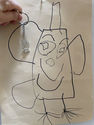 Customer photo review of LOANYA persönliche Kinderzeichnung als Halskette oder Anhänger