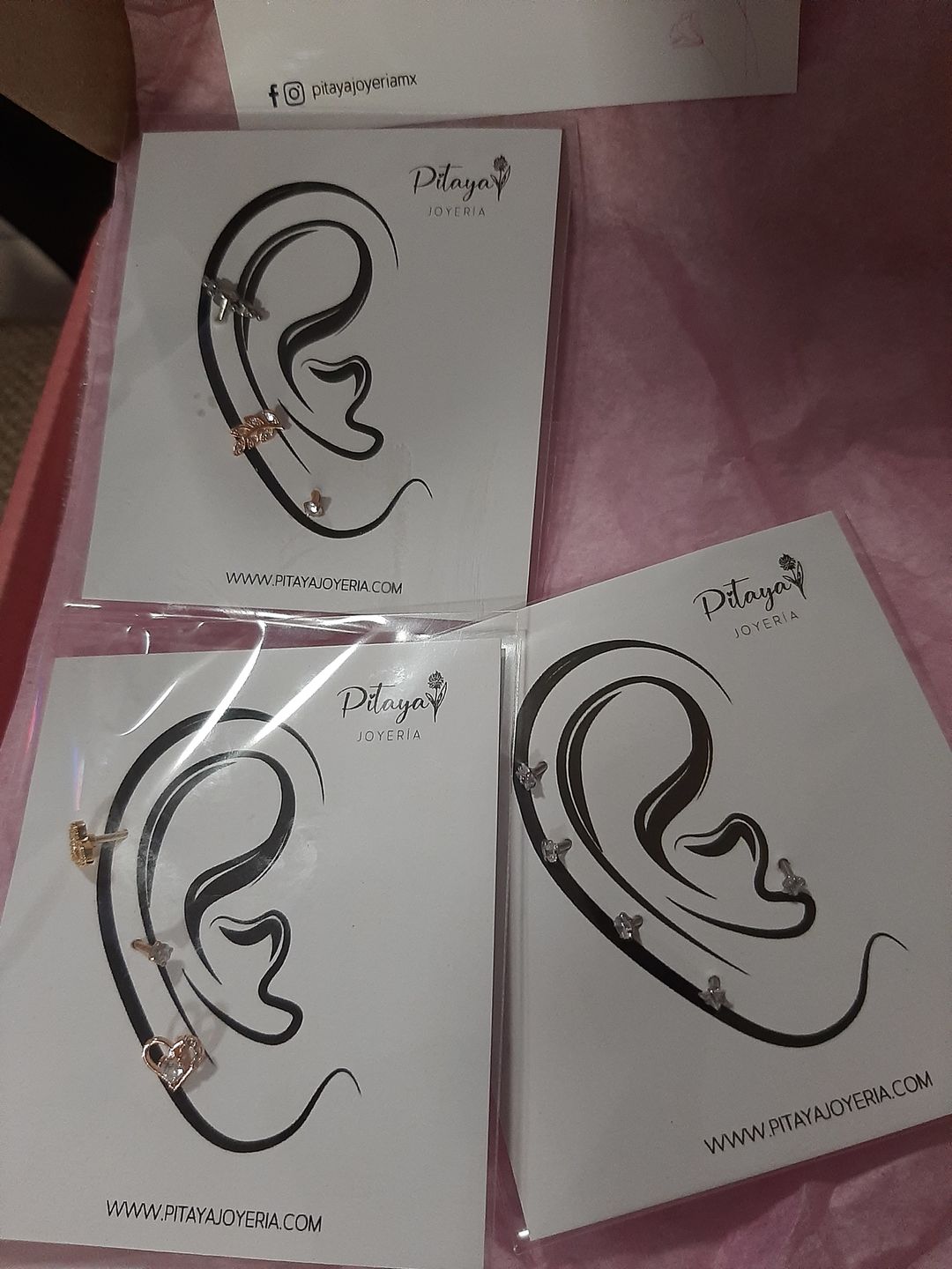 Customer photo review of Piercing Hojita de Laurel Rosca Plana