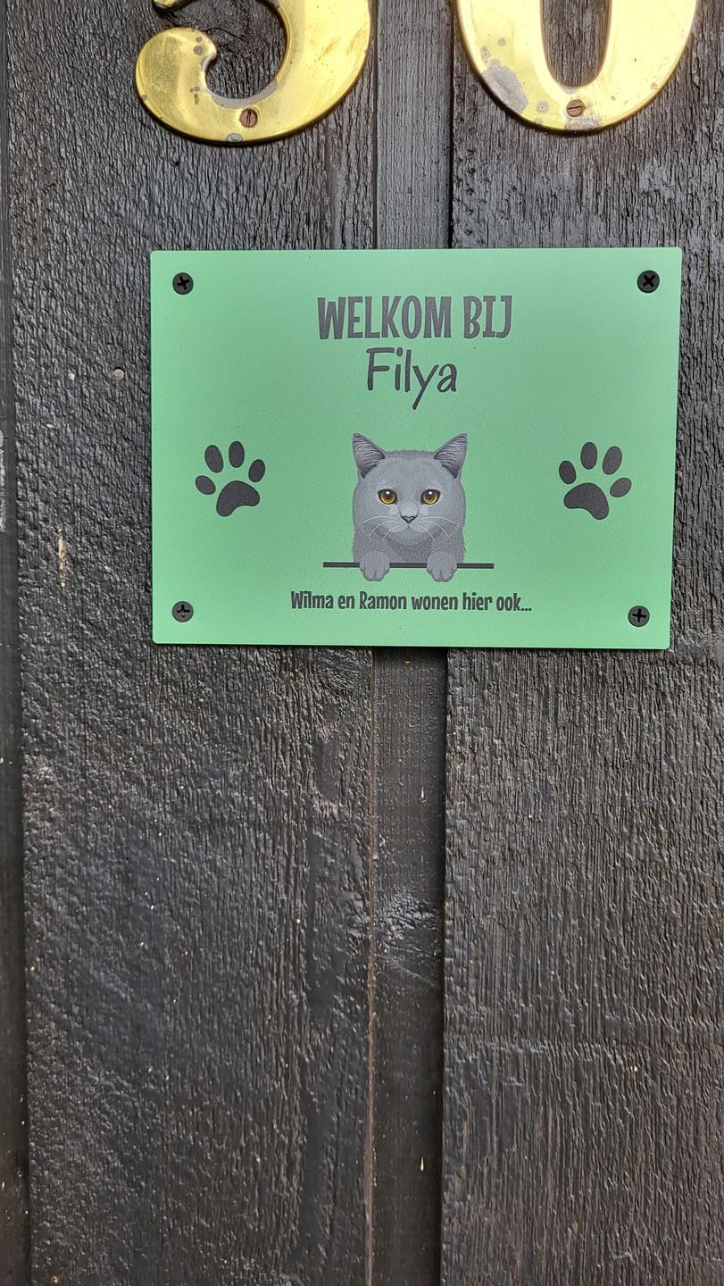 Customer photo review of Spionerende huisdieren- Gepersonaliseerde deurbord