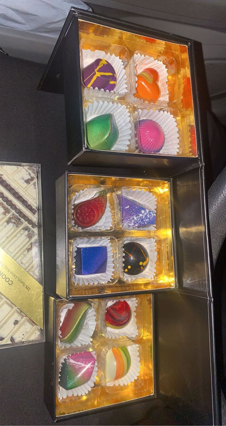 Customer photo review of Cookies & Cream Artisan Bar