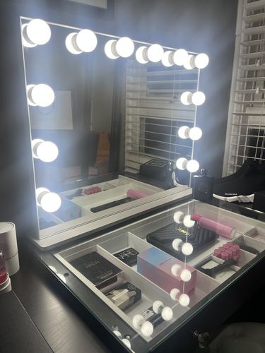 Customer photo review of Hollywood Mirror Large "Angel"