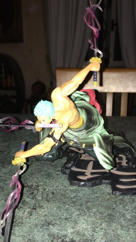 Customer photo review of Roronoa Zoro Santoryu - Action Figure