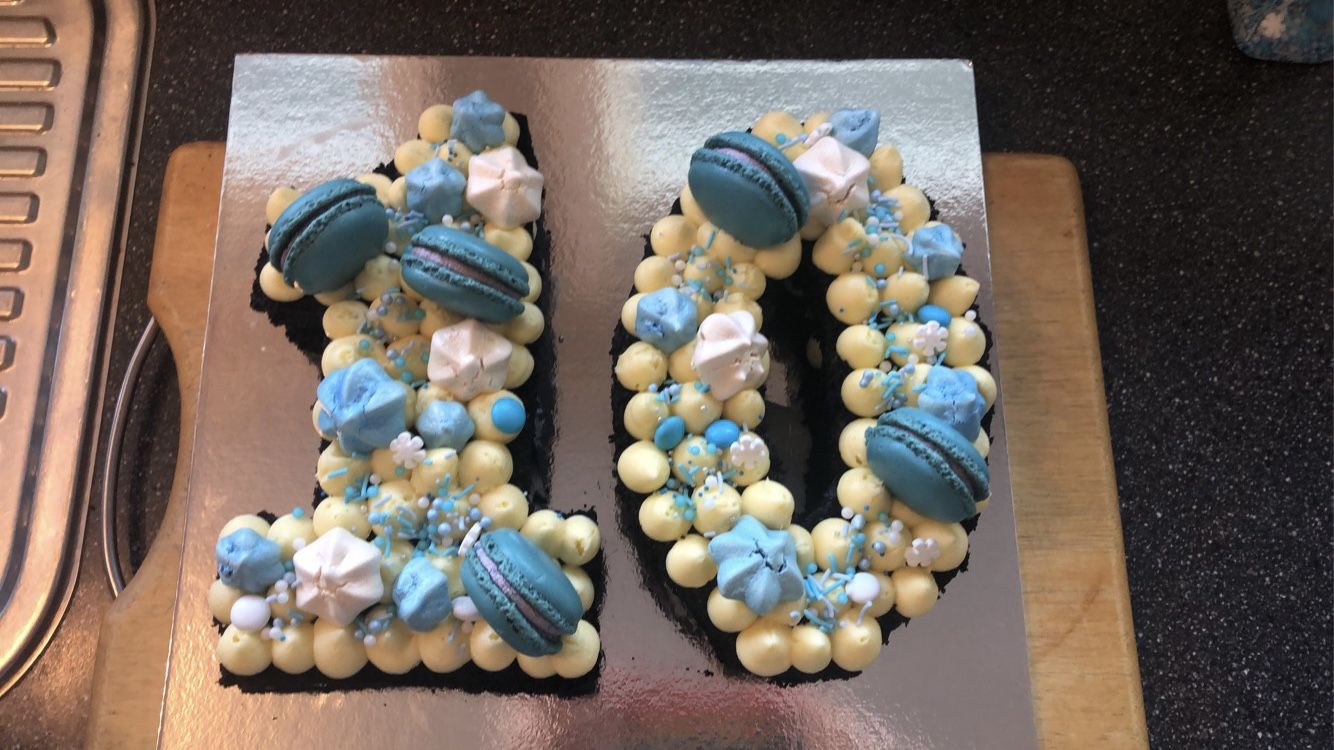 Customer photo review of Blueberry Macarons (12 or 24)