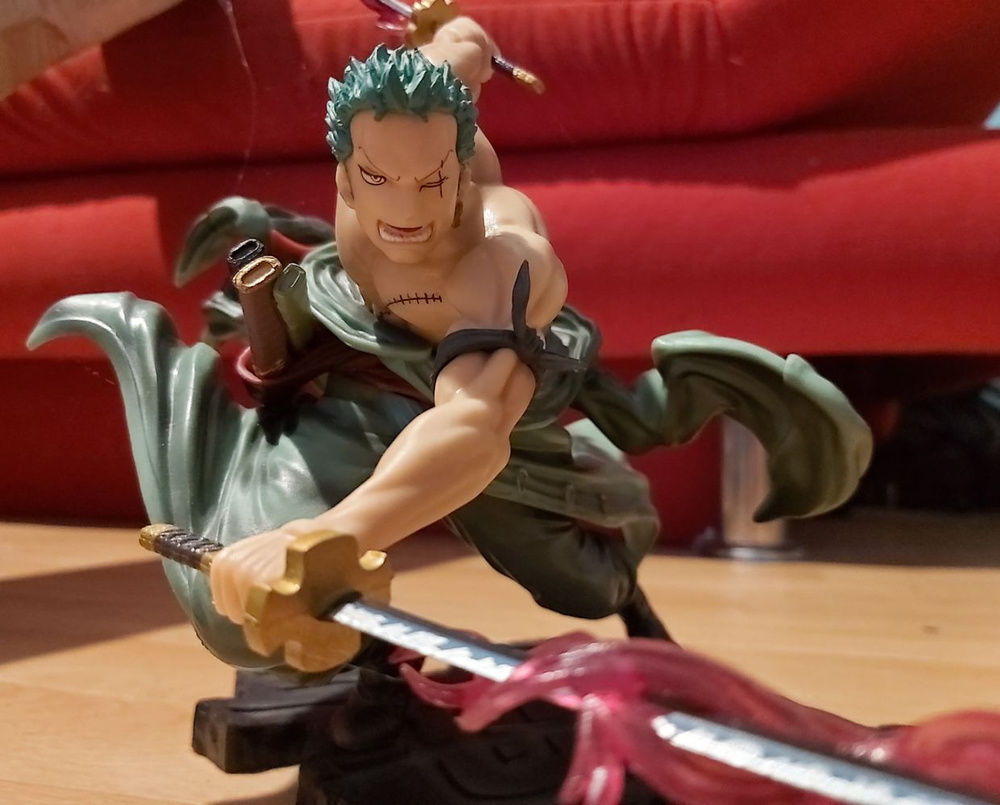 Customer photo review of Roronoa Zoro Santoryu - Action Figure