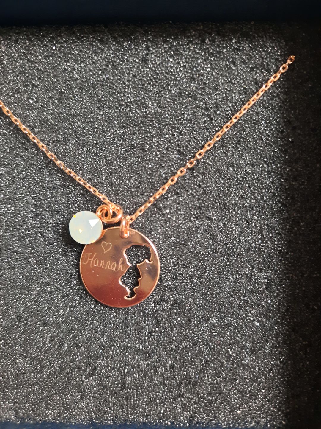 Customer photo review of Halskette mit Geburtsstein und Gravur "Mama"