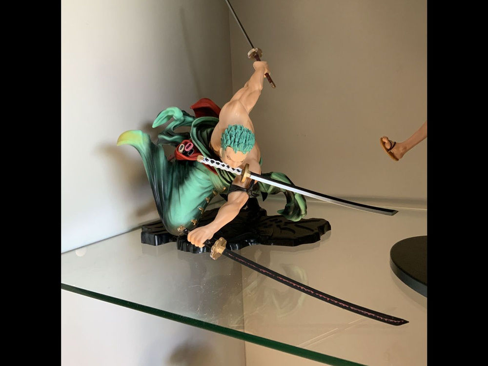 Customer photo review of Roronoa Zoro Santoryu - Action Figure