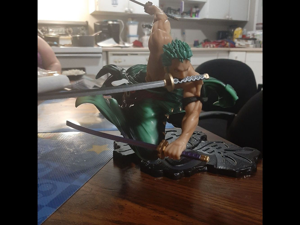 Customer photo review of Roronoa Zoro Santoryu - Action Figure