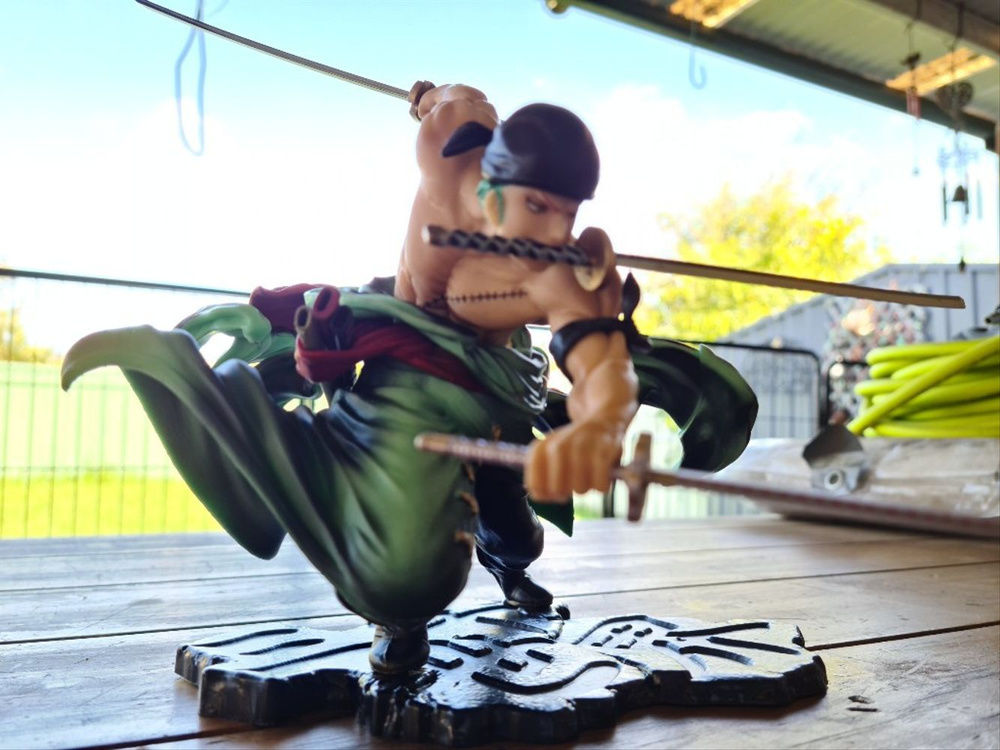 Customer photo review of Roronoa Zoro Santoryu - Action Figure