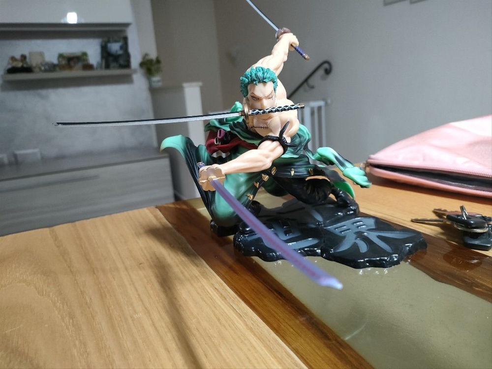 Customer photo review of Roronoa Zoro Santoryu - Action Figure