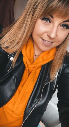 Customer photo review of Boss Babe