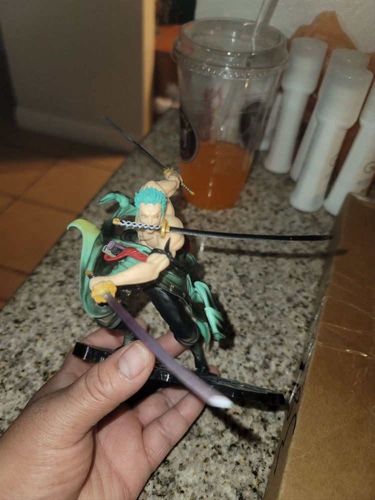Customer photo review of Roronoa Zoro Santoryu - Action Figure